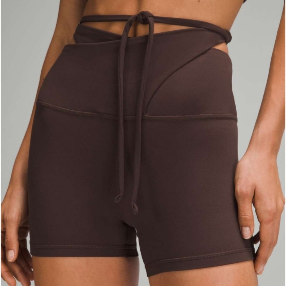 New Lululemon Align Shorts - Picture 3 of 6